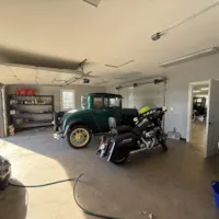 3-1585-valley-dr-garage-02