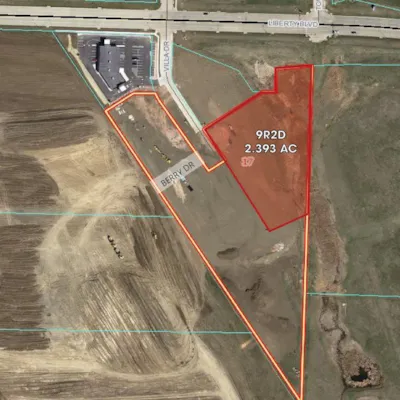 01-9r2d-lot-main-photo